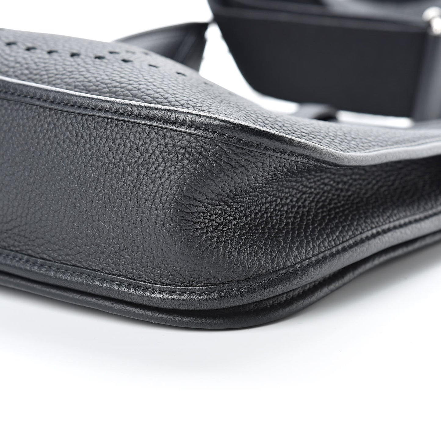 Taurillon Clemence Evelyne III PM Black