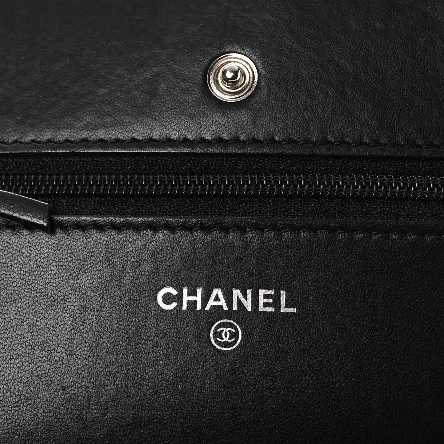 Lambskin Quilted Wallet On Chain WOC Black