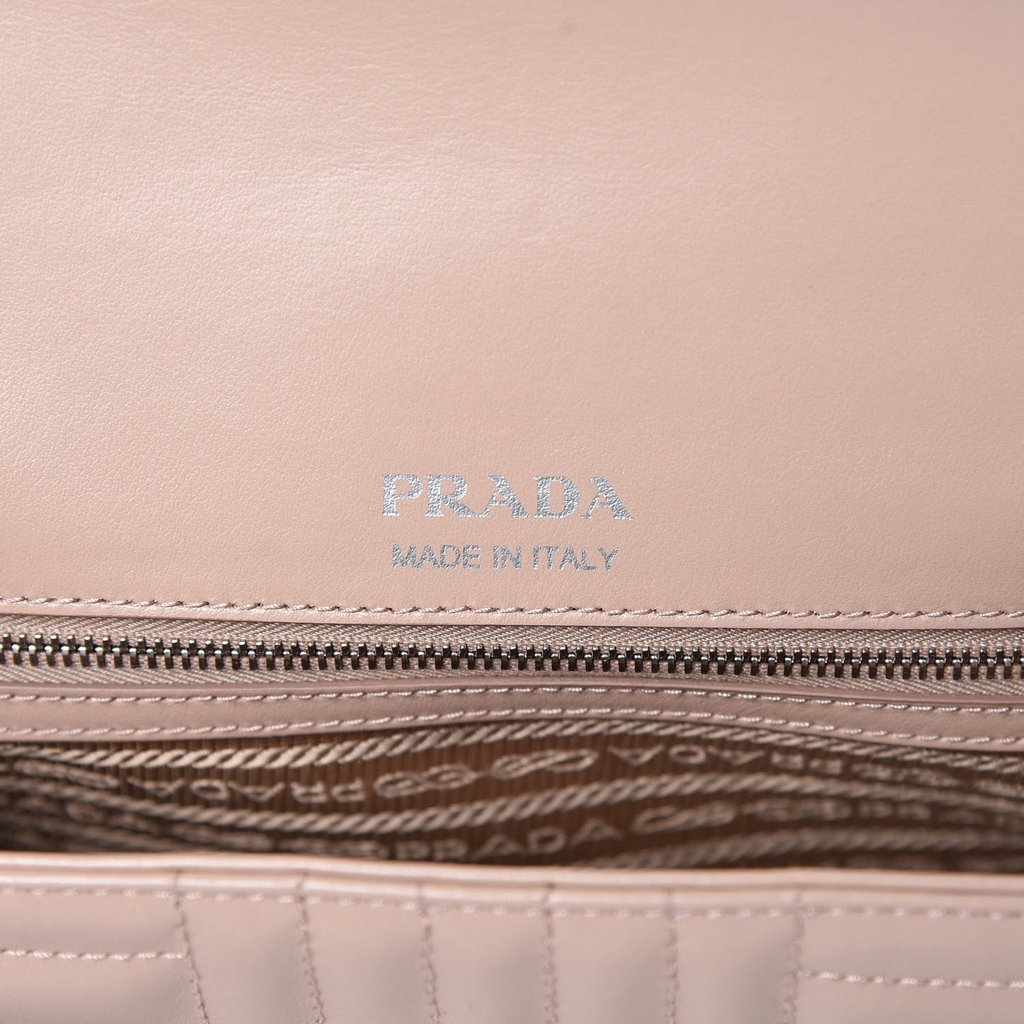 Soft Calfskin Impunture Diagramme Large Chain Flap Shoulder Bag Cipria