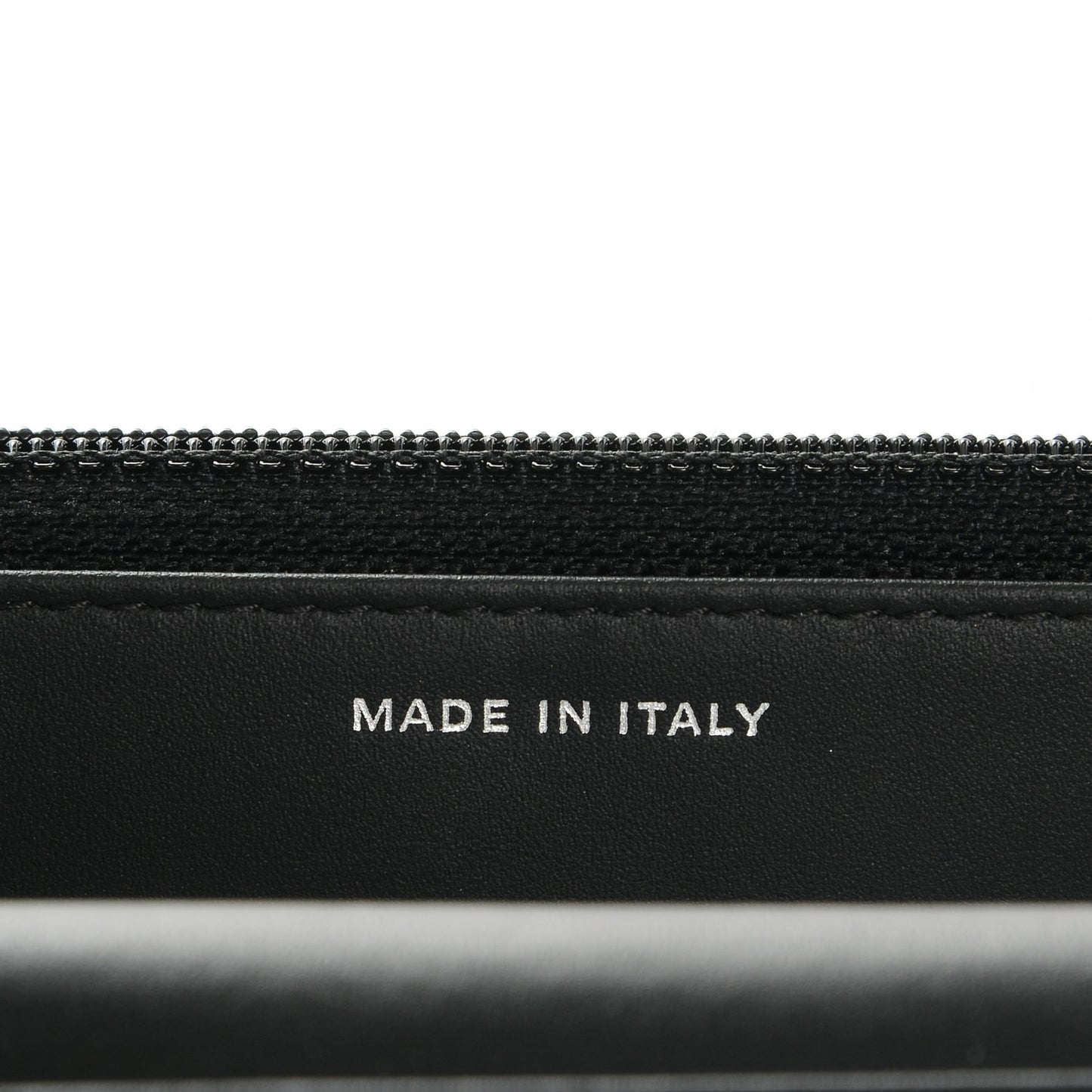 Patent Chevron Quilted CC Wallet On Chain WOC Black