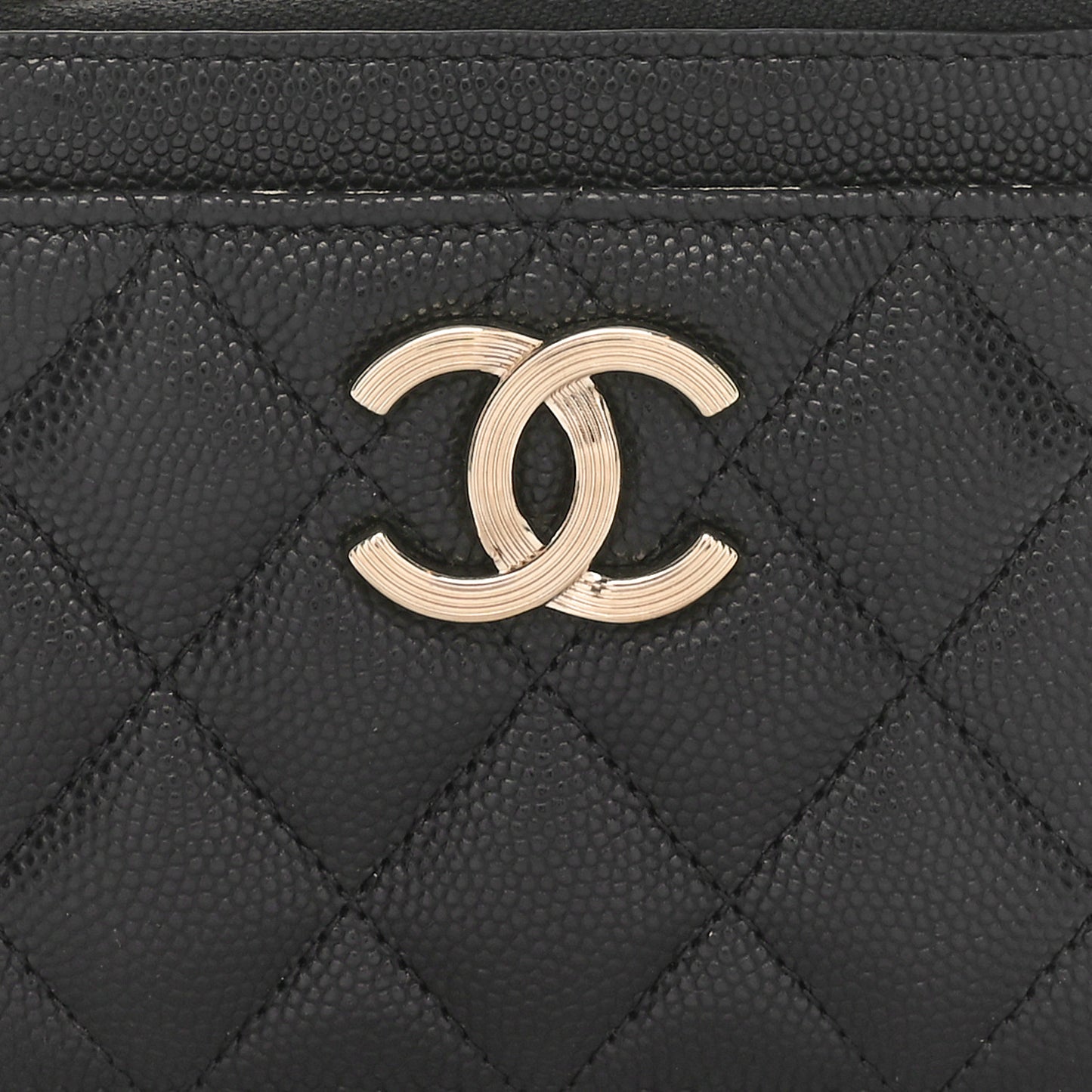 Caviar Quilted CC Zip Card Holder Black