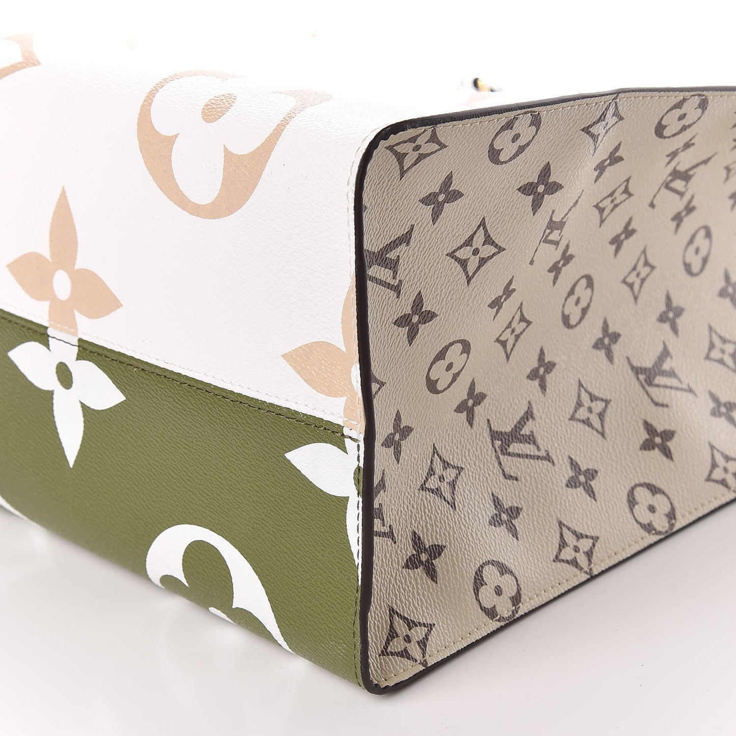 Monogram Giant Onthego GM Kaki Beige