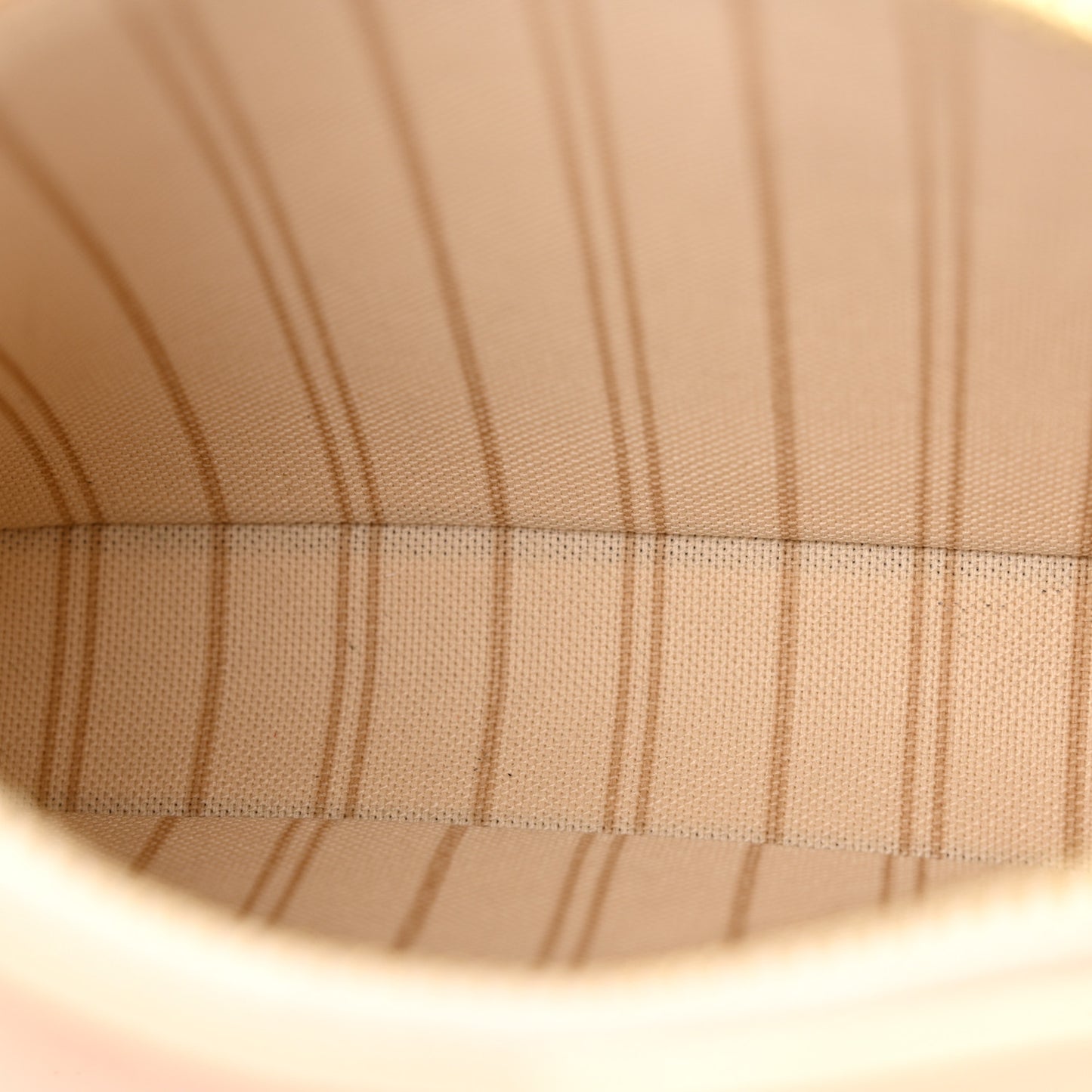 Empreinte Easy Pouch On Strap Cream