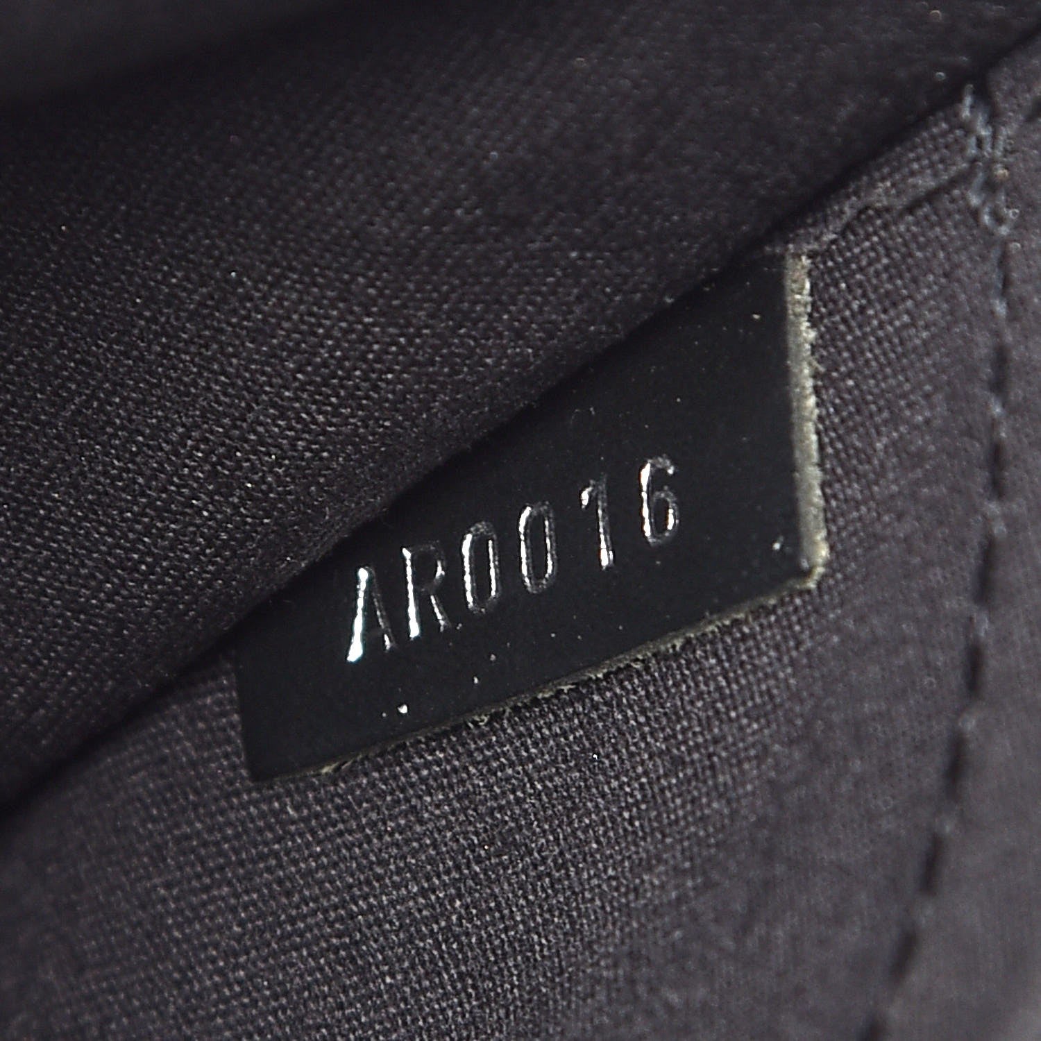 Louis Vuitton Epi Segur MM Black 8 of 8