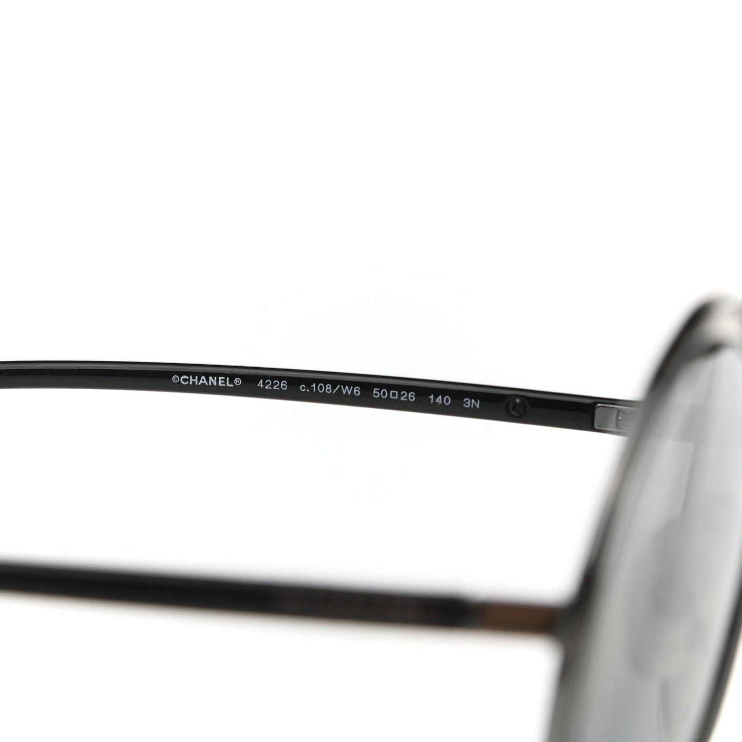 Round Sunglasses 4226 Black