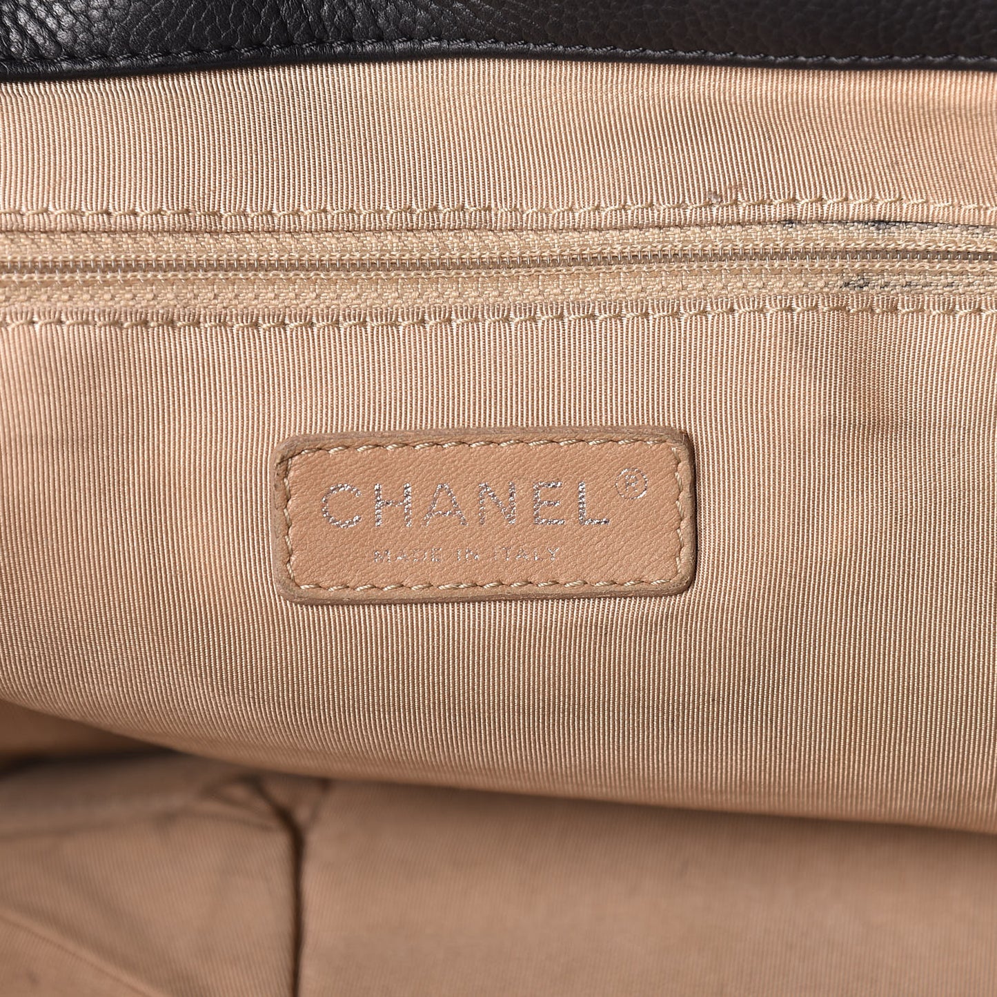 Caviar Quilted Expandable Zip Shoulder Bag Black