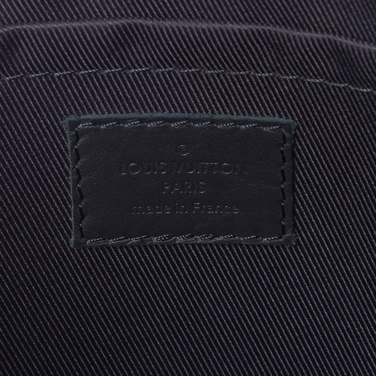 Damier Infini Discovery Pochette GM Onyx