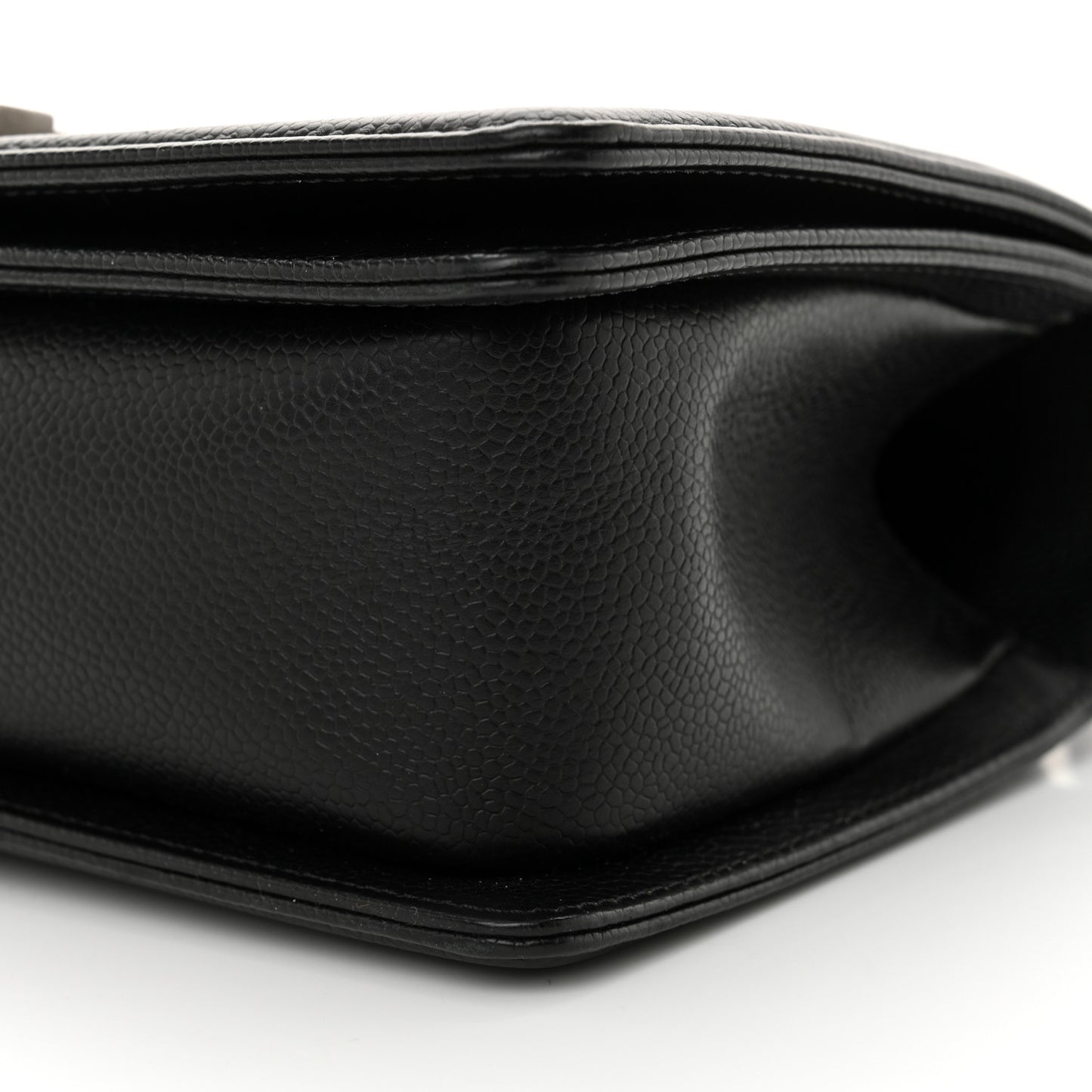 Caviar Chevron Quilted Medium Boy Flap Black