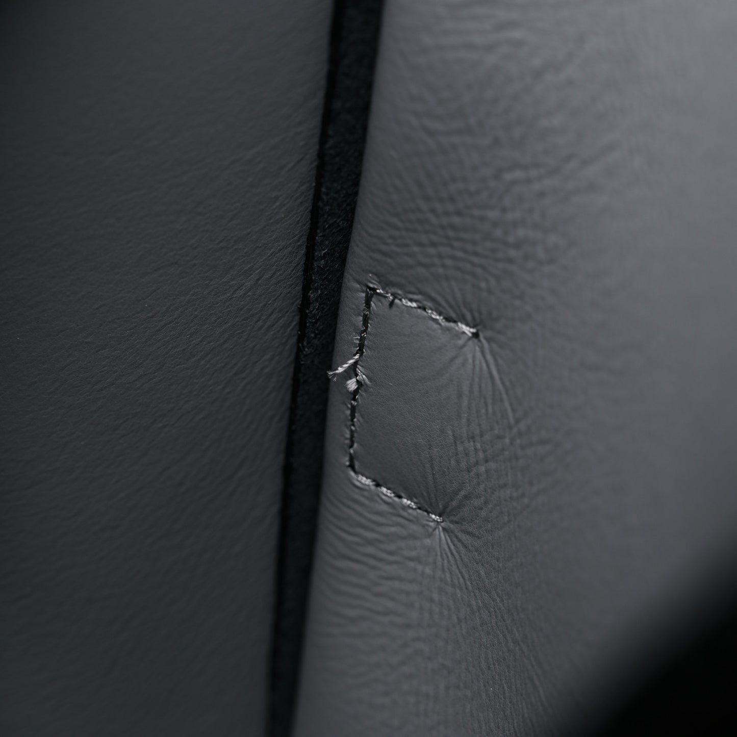 Grained Calfskin Large The Tote Bag Black