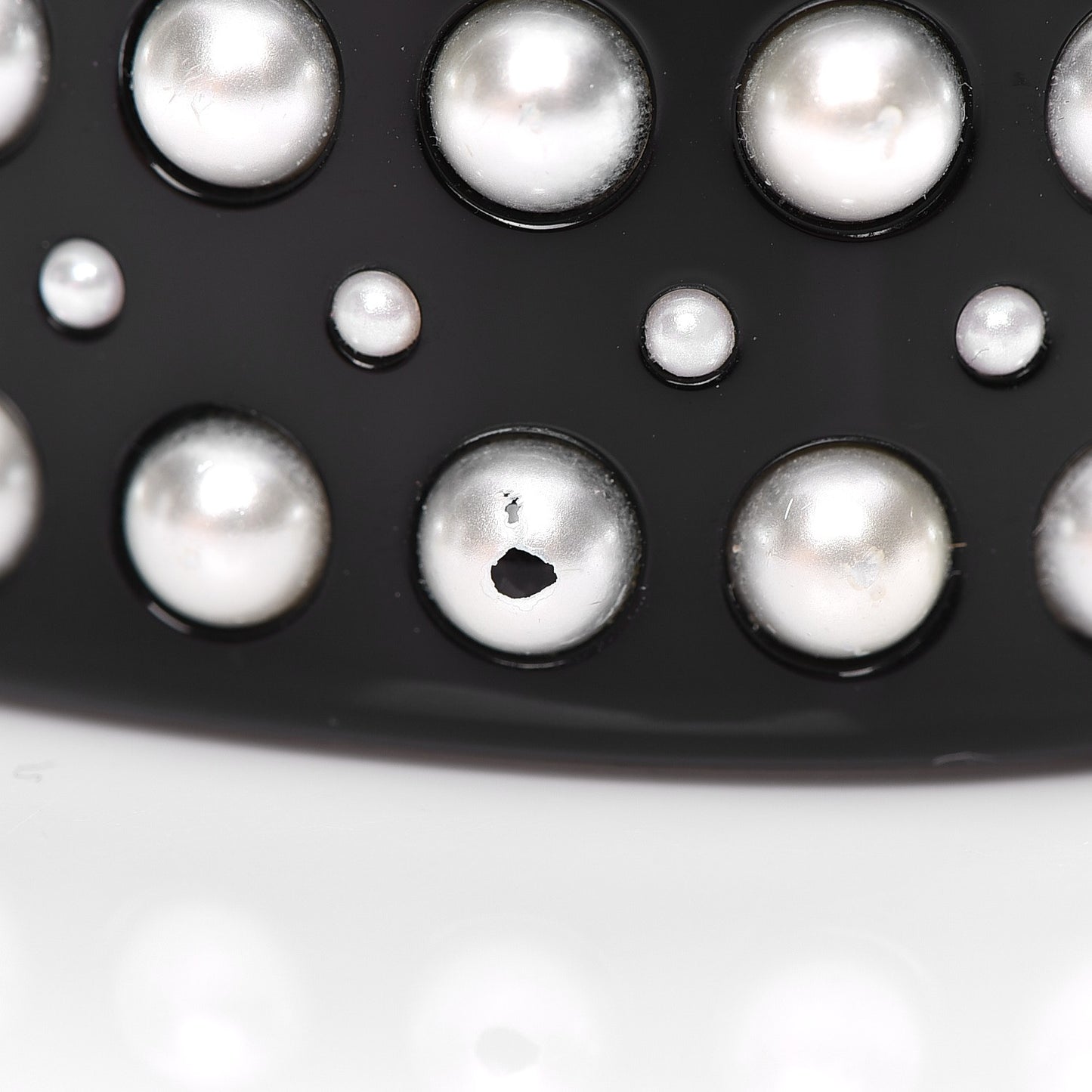Resin Pearl CC Cuff Black