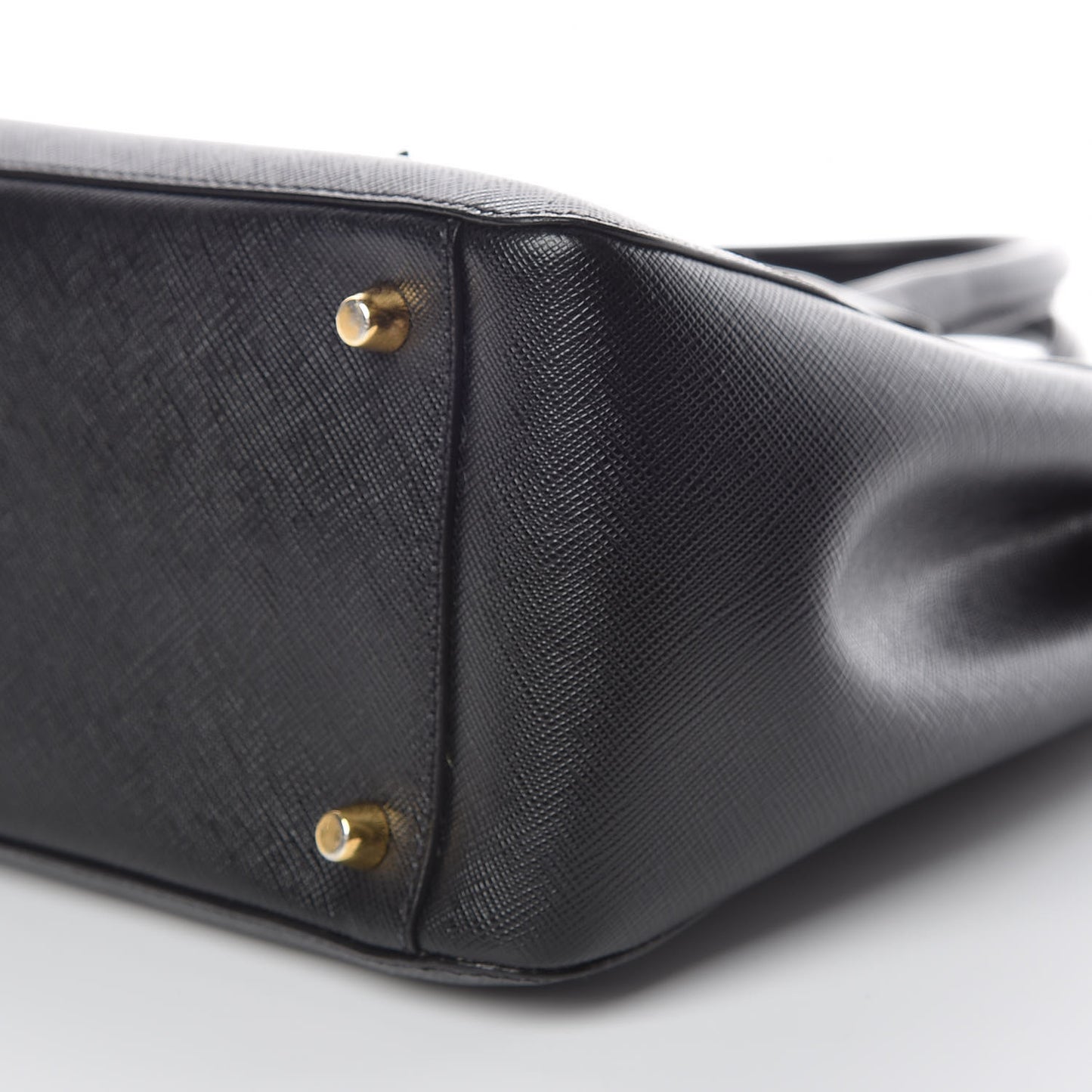 Saffiano Medium Galleria Double Zip Tote Black