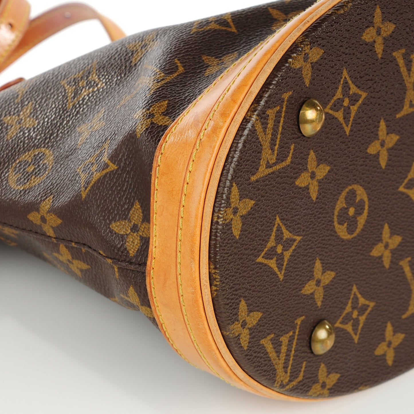 Monogram Petit Bucket 23
