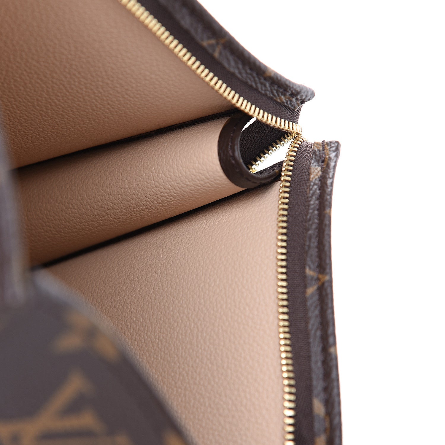 Louis Vuitton Monogram Toiletry Pouch 26 5 of 8
