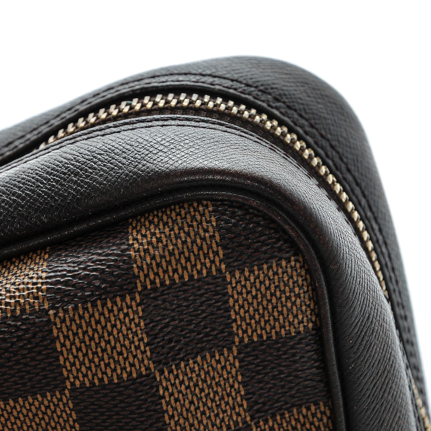 Damier Ebene Trousse Toilette 28