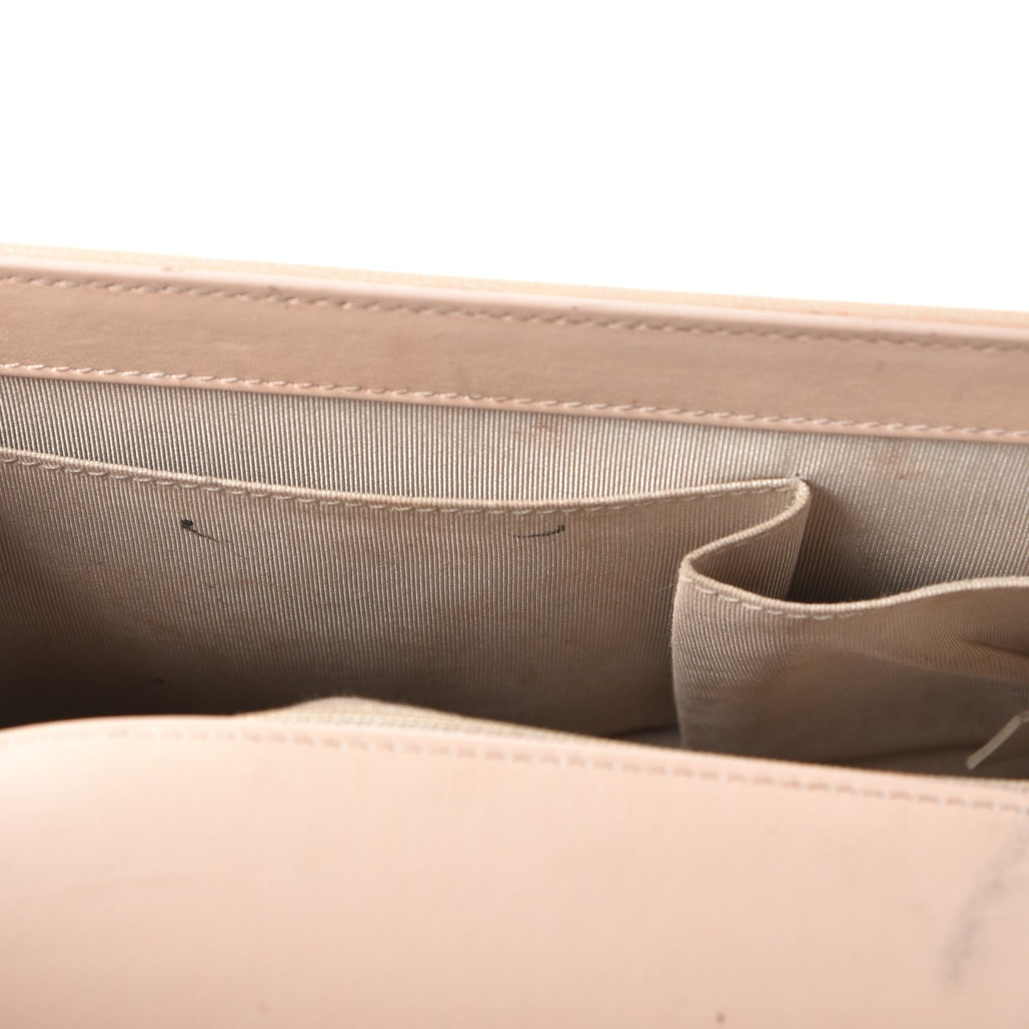Patent Goatskin Quilted New Medium Boy Flap Beige Clair