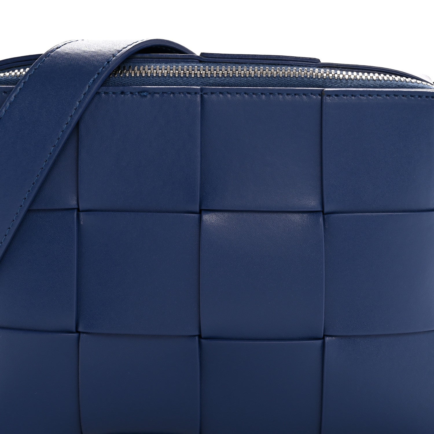 Bottega Veneta Lambskin Maxi Intrecciato Cassette Camera Bag Cruise 7 of 14