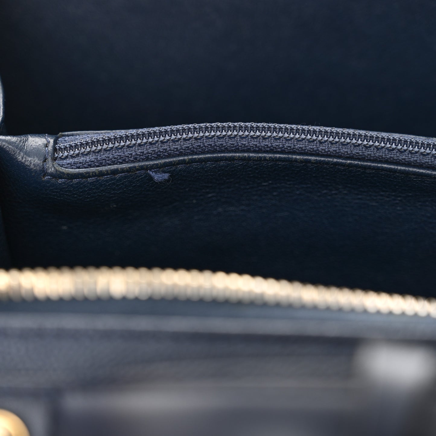 Caviar Quilted Medium CC Filigree Vanity Case Navy