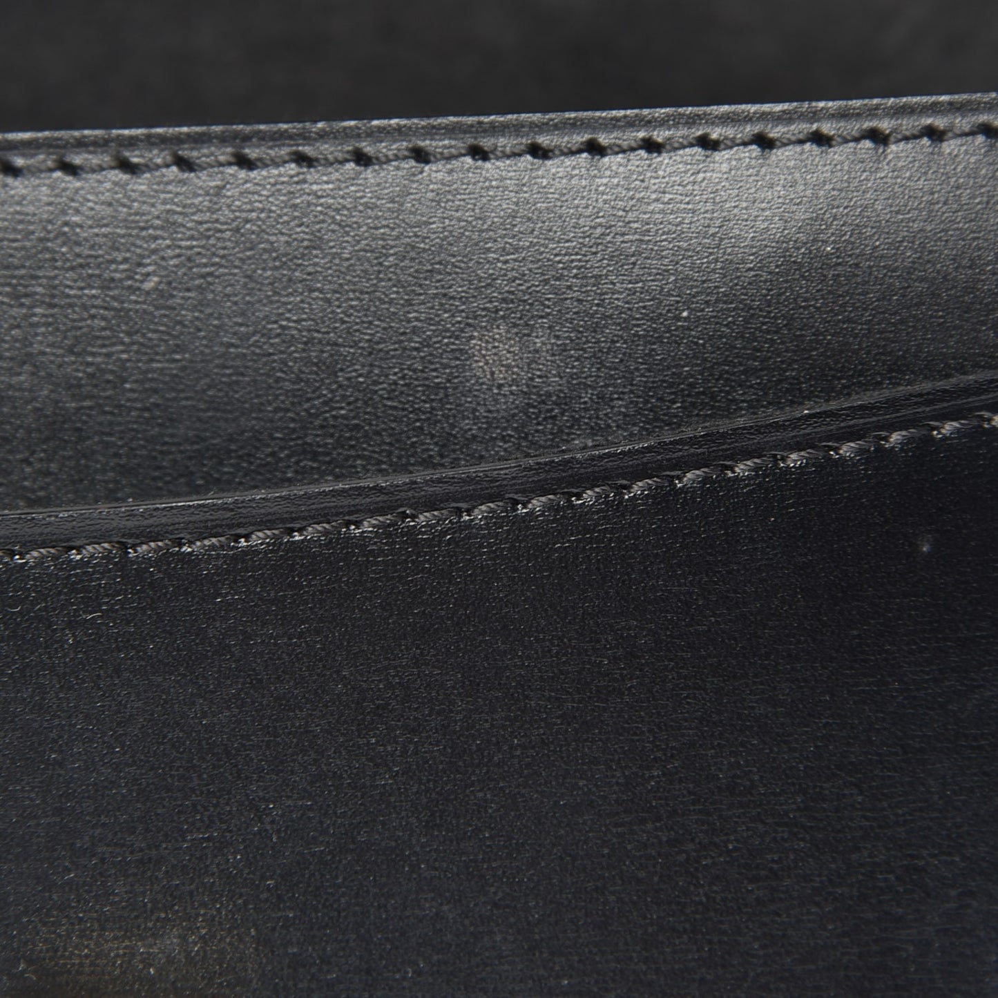 Calfskin Chain Louise GM Black