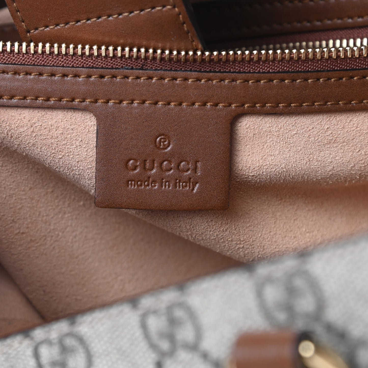 Soft GG Supreme Monogram Small Crossbody Tote Beige Cuir
