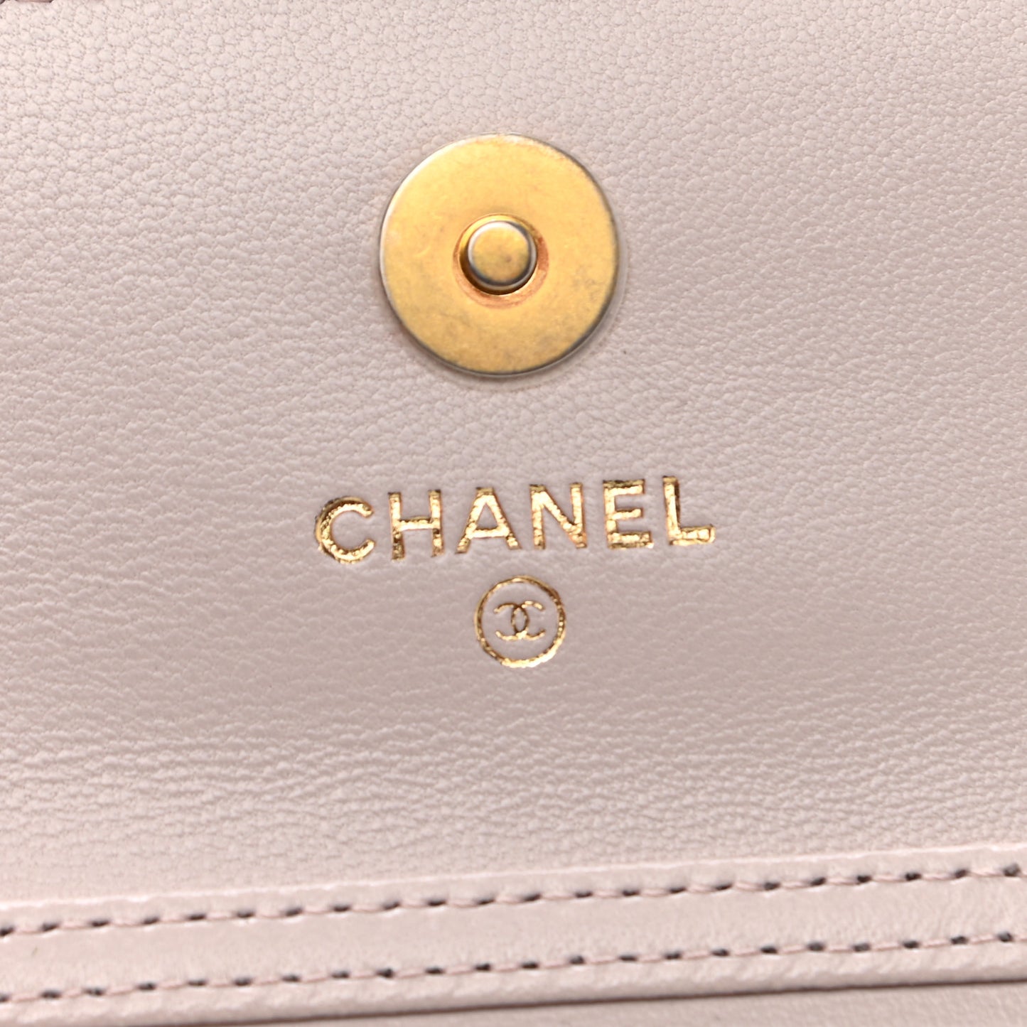 Lambskin Quilted Pearl Crush Clutch With Chain Light Purple