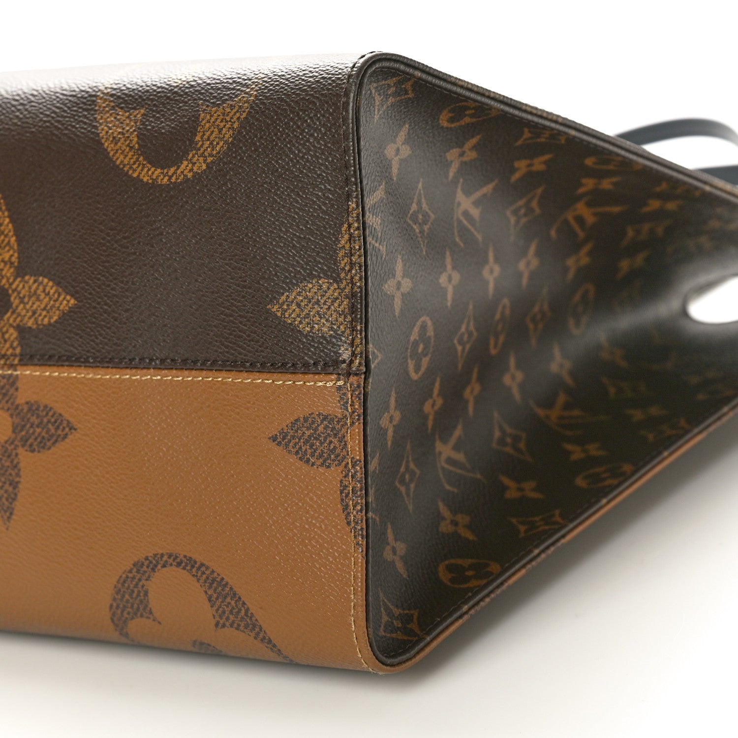Louis Vuitton Reverse Monogram Giant Onthego GM 9 of 9
