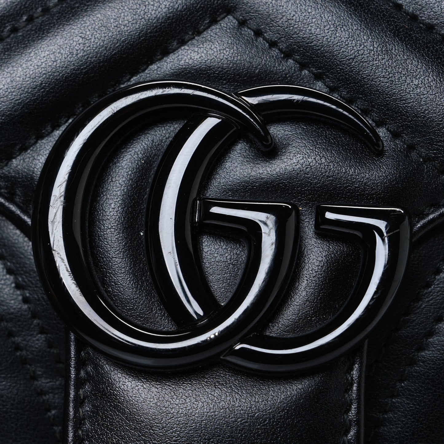 Calfskin Matelasse Monochrome Small GG Marmont Shoulder Bag Black