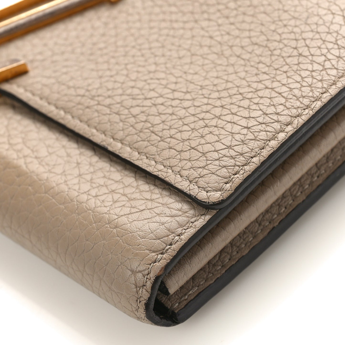 Taurillon Capucines Wallet Galet