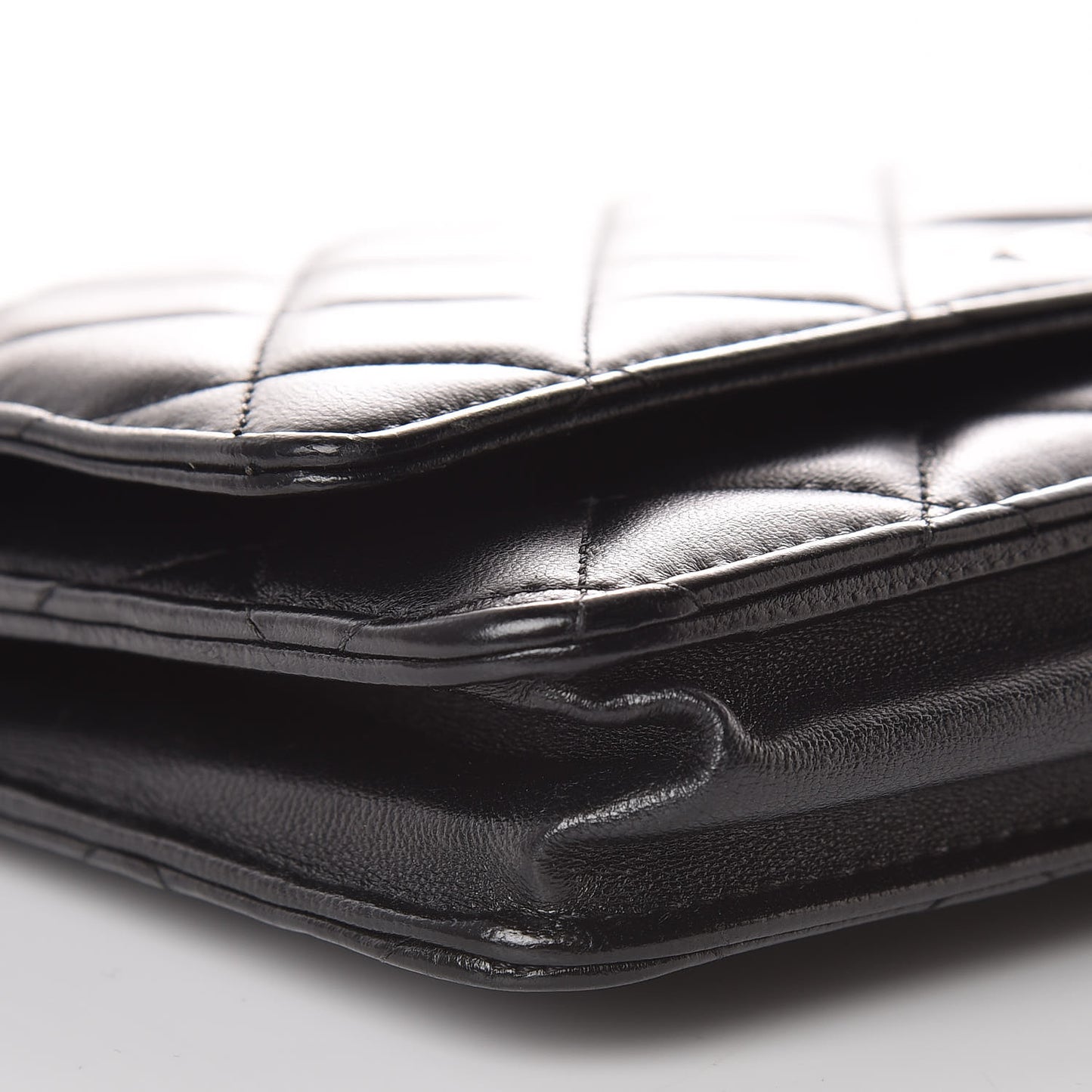 Lambskin Quilted Wallet On Chain WOC Black