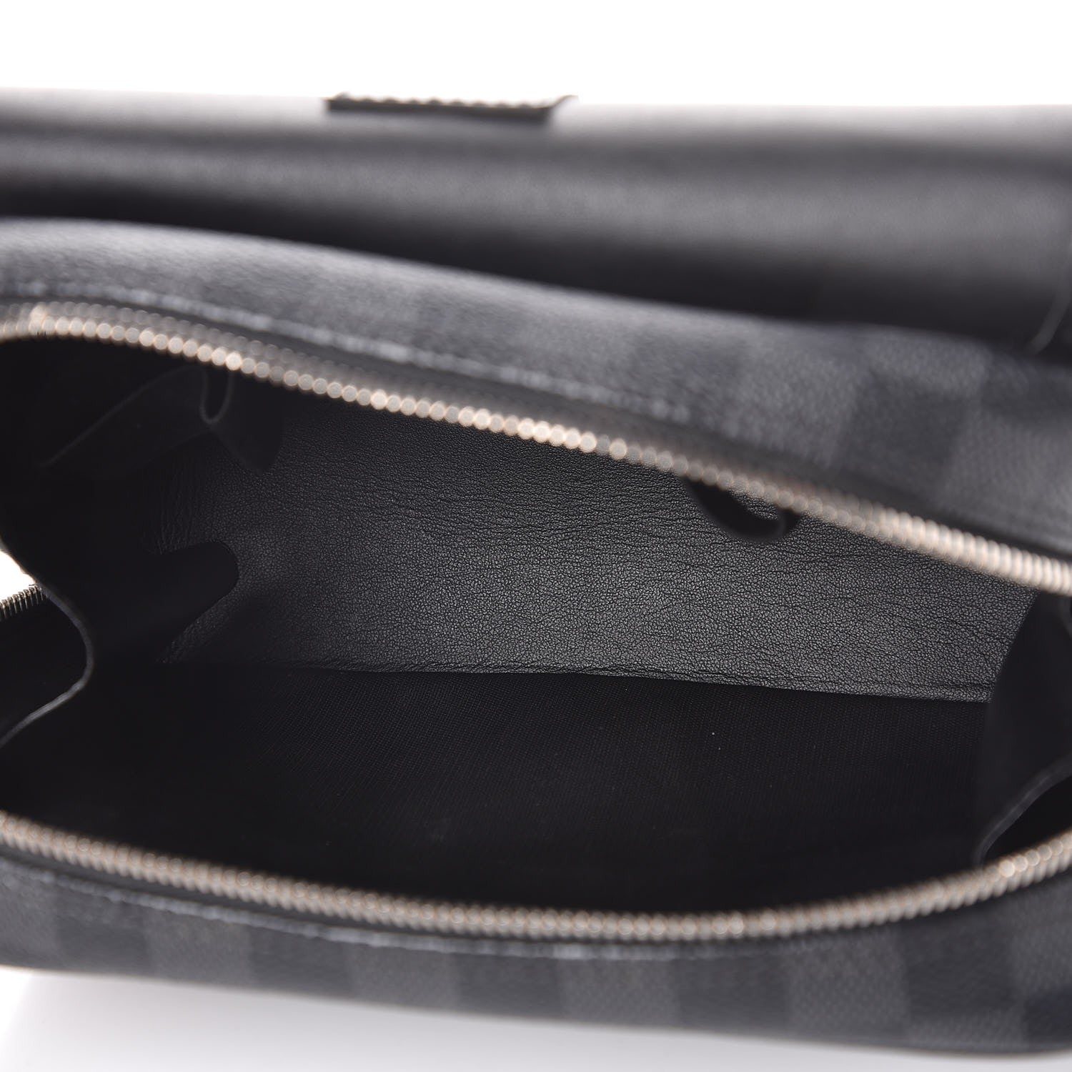 Louis Vuitton Damier Graphite Hanging Toiletry Kit 6 of 11