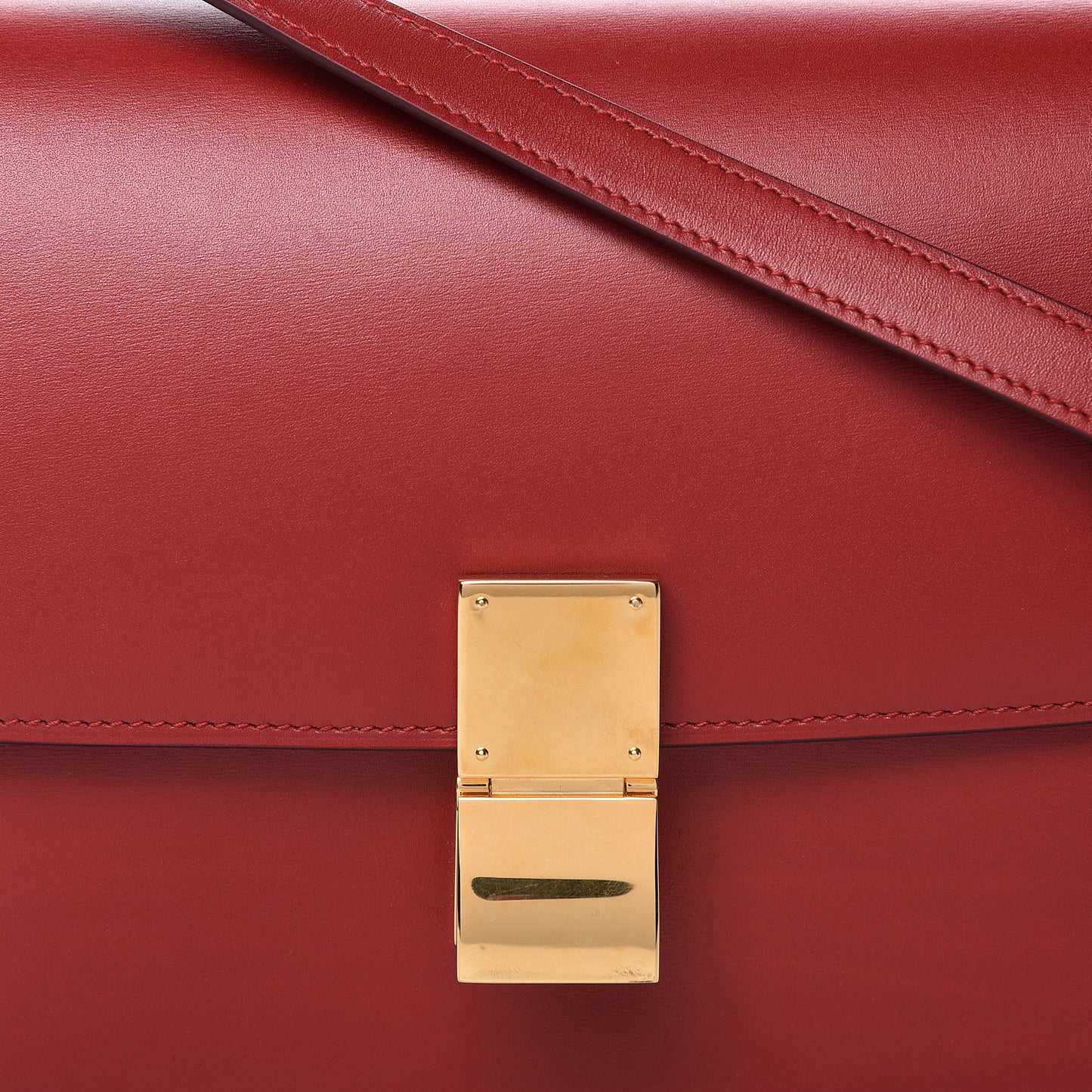 Box Calfskin Medium Classic Box Flap Bag Red