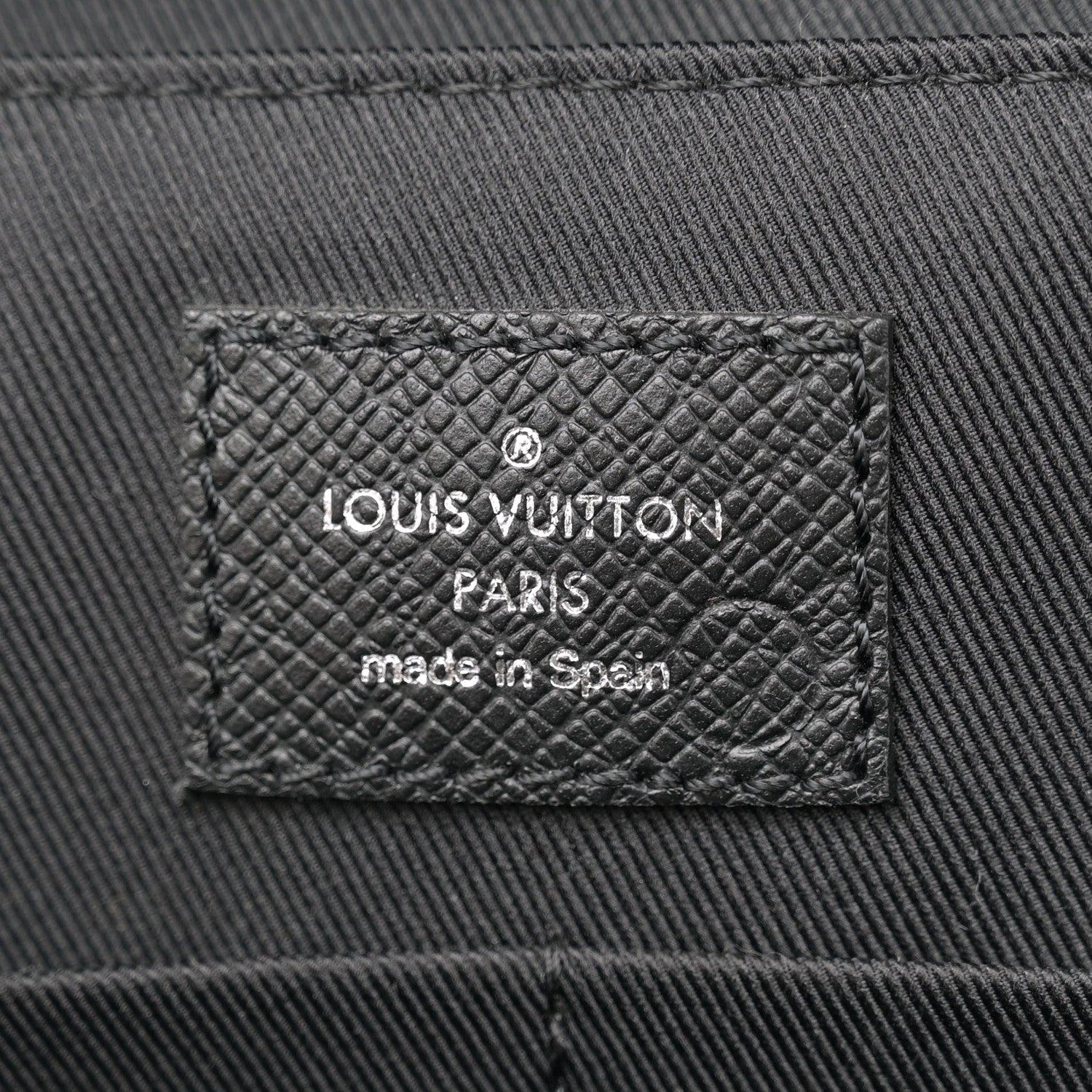 Louis Vuitton Taigarama Messengerama Black 6 of 9