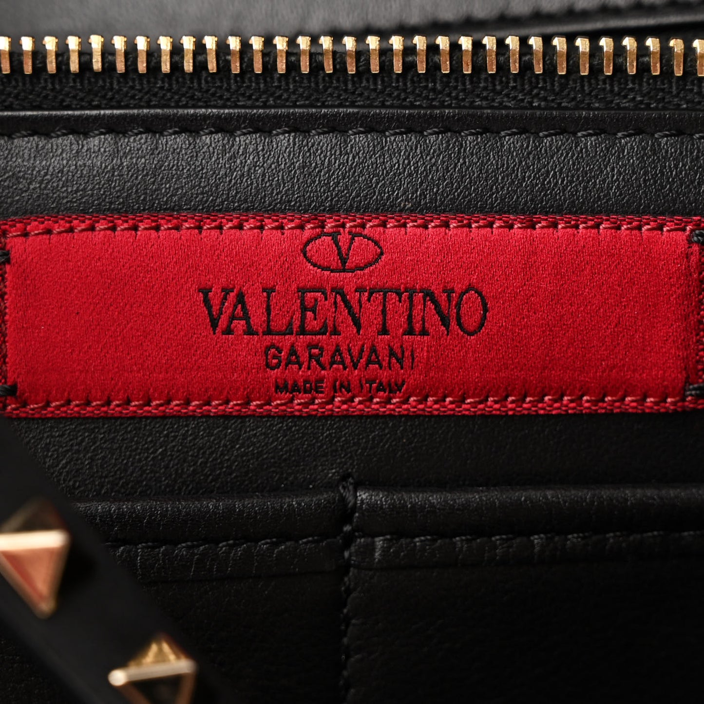 Vitello Medium Rockstud Tote Black