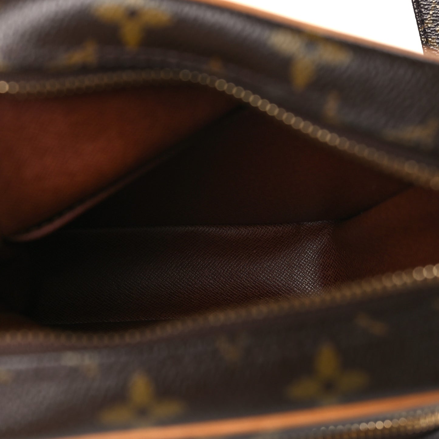 Monogram Amazone