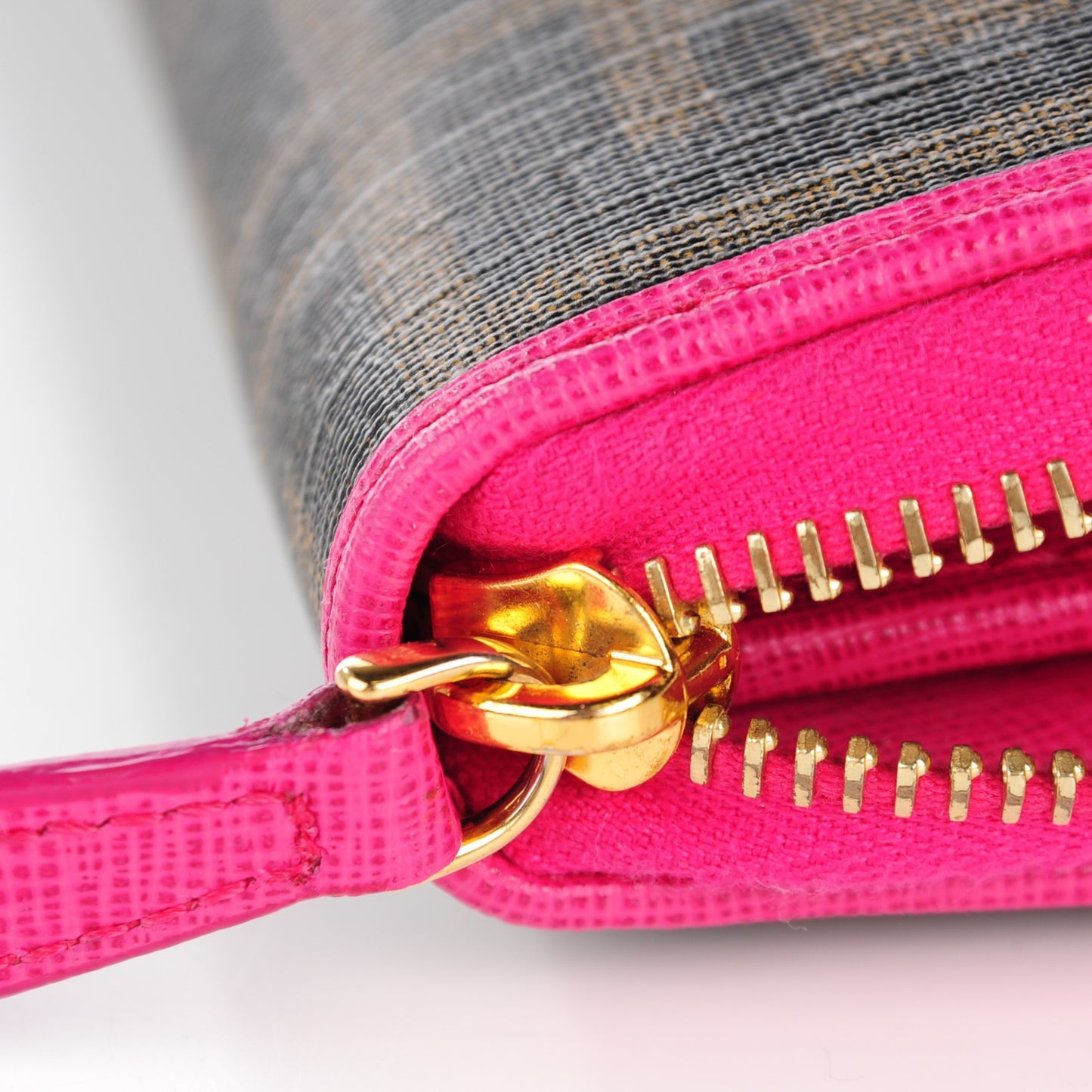 Zucca Spalmati Vitello Elite Zip Around Wallet Tobacco Ciclamino