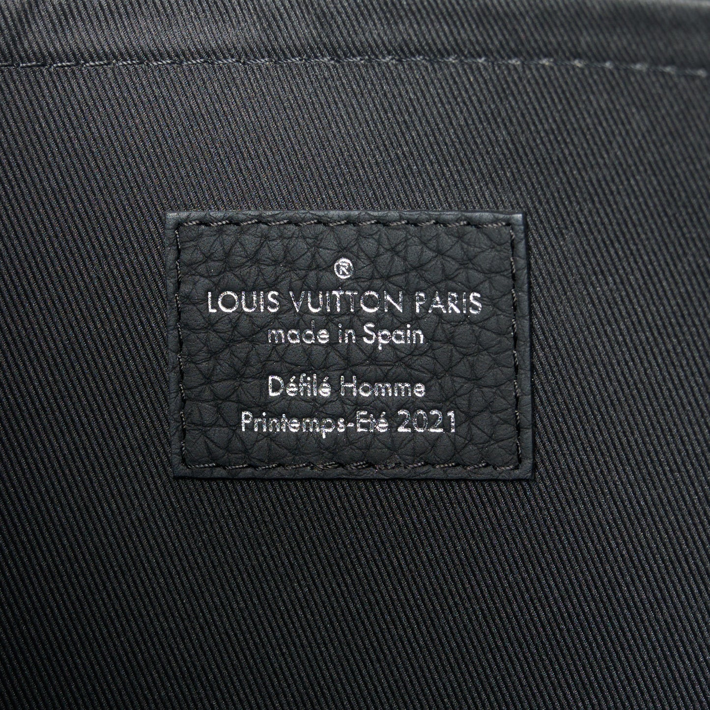 Taurillon Monogram Embroidered Cartoon LV Friends A4 Pochette Black