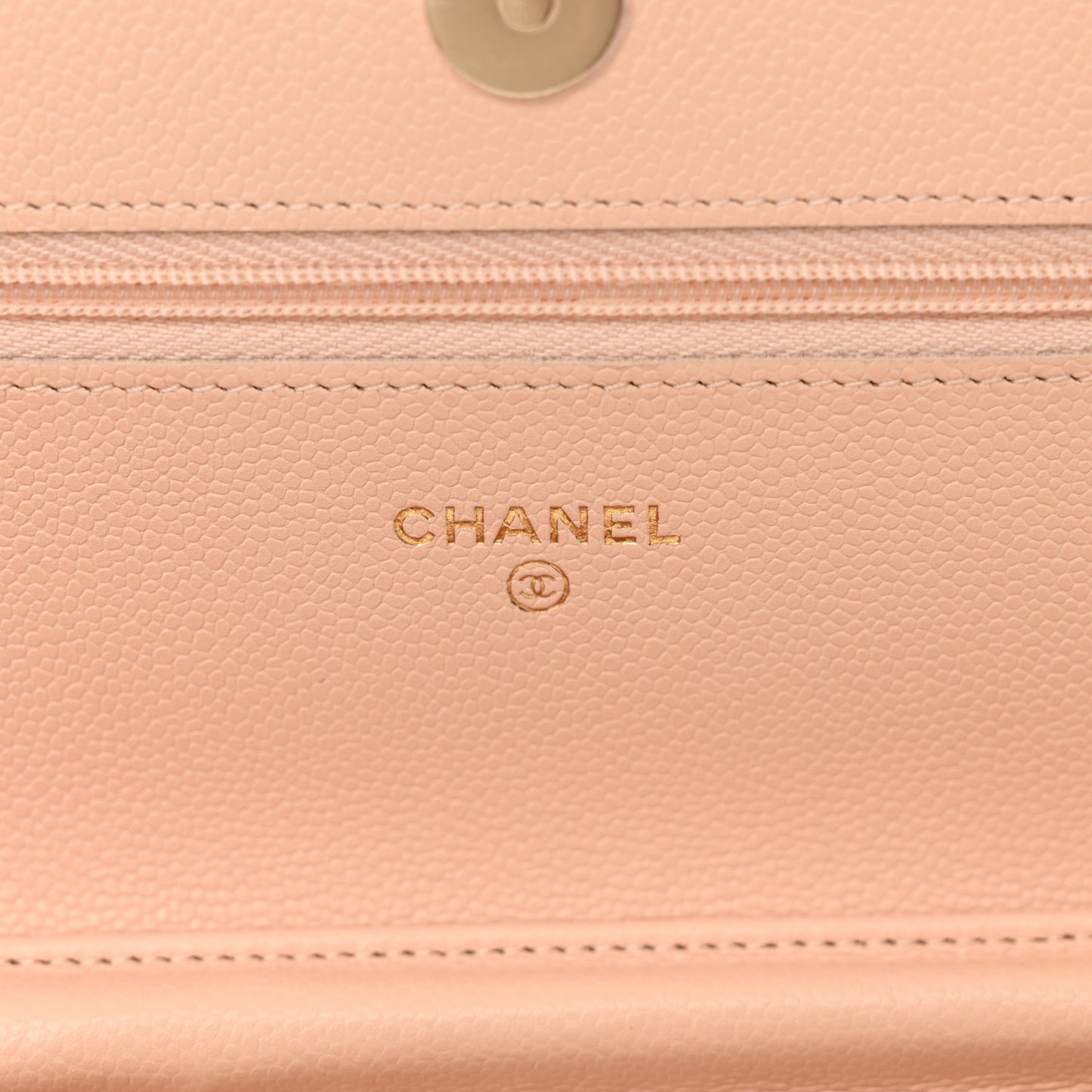 Caviar Quilted Wallet on Chain WOC Light Pink