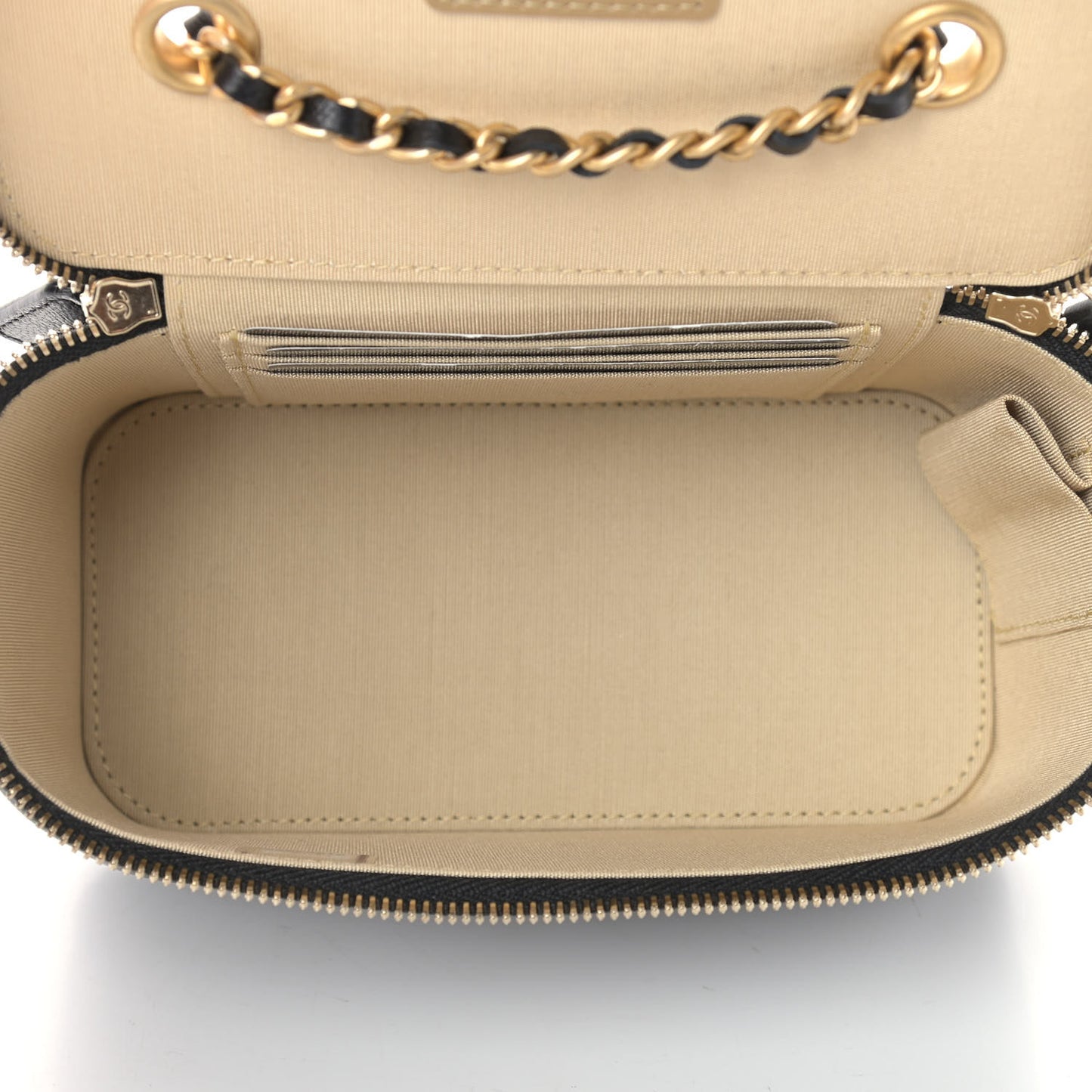 Lambskin Quilted Pearl Crush Small Vanity Case With Chain Black