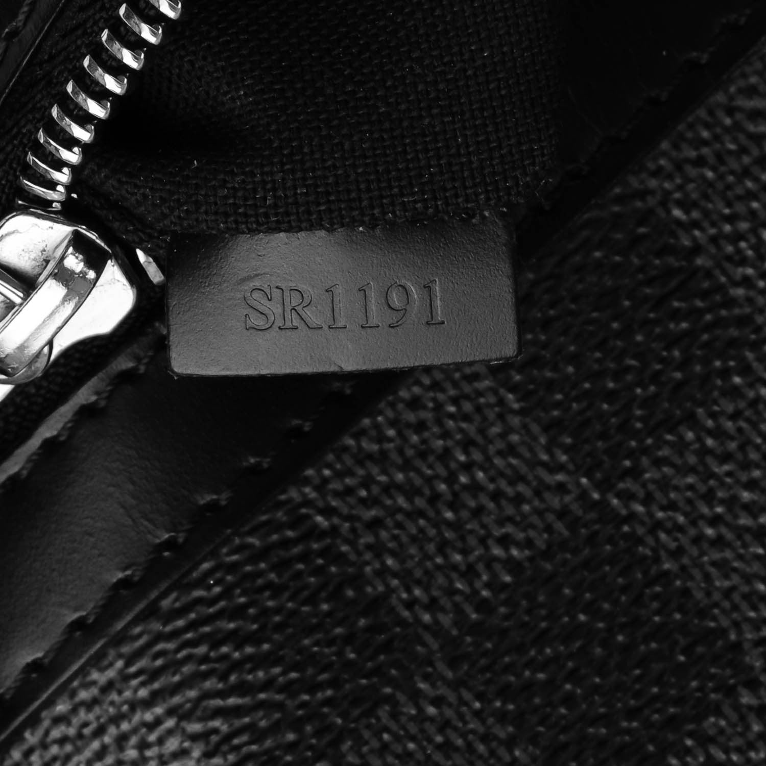 Louis Vuitton Damier Graphite Mick GM 6 of 6