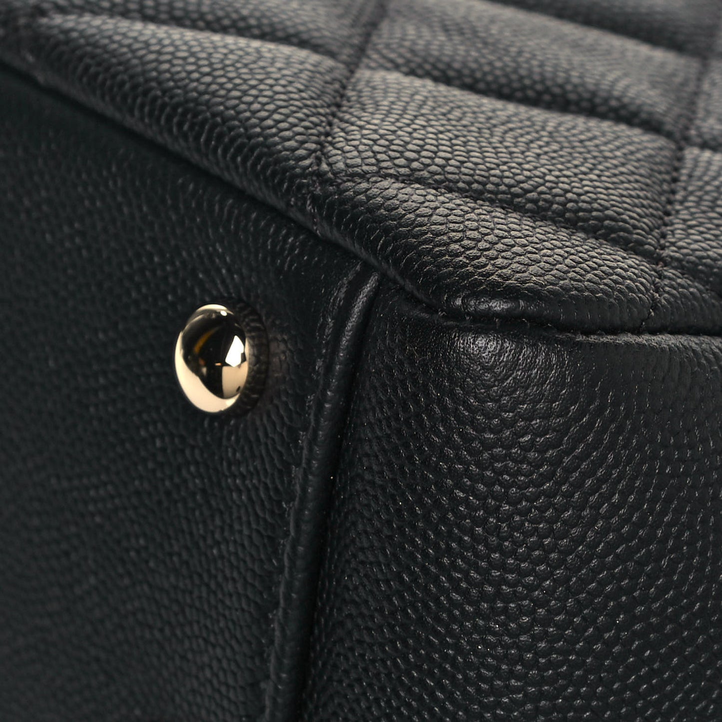 Caviar Quilted Medium Business Affinity Flap Black