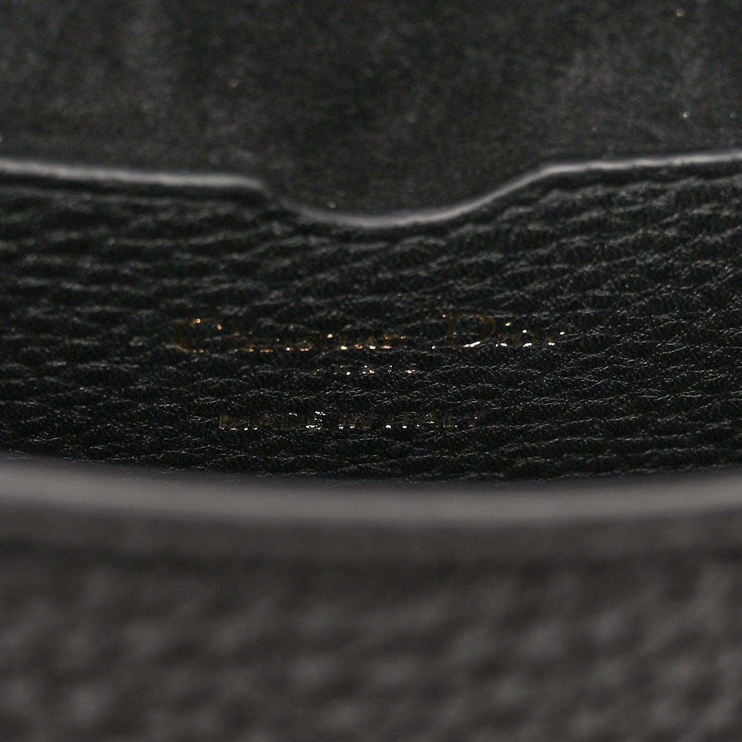 Grained Calfskin Medium Bobby Flap Black