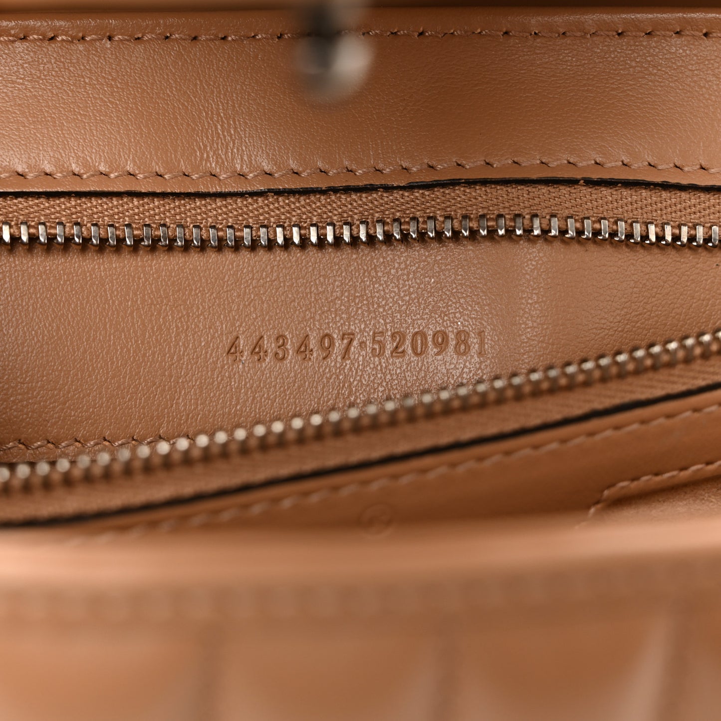 Calfskin Matelasse Aria Small GG Marmont Shoulder Bag Camelia