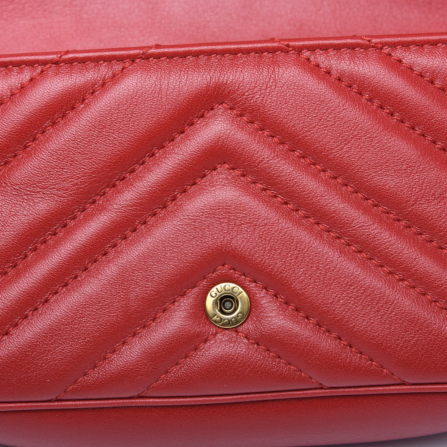 Calfskin Matelasse Super Mini GG Marmont Shoulder Bag Hibiscus Red