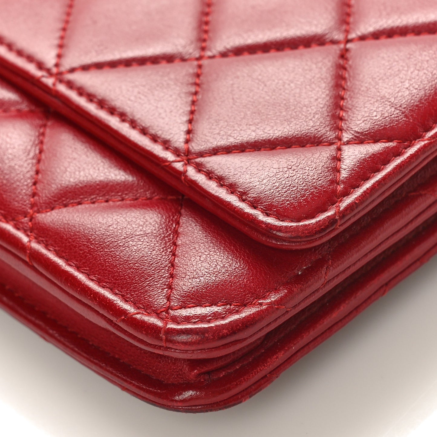 Lambskin Quilted Wallet On Chain WOC Red