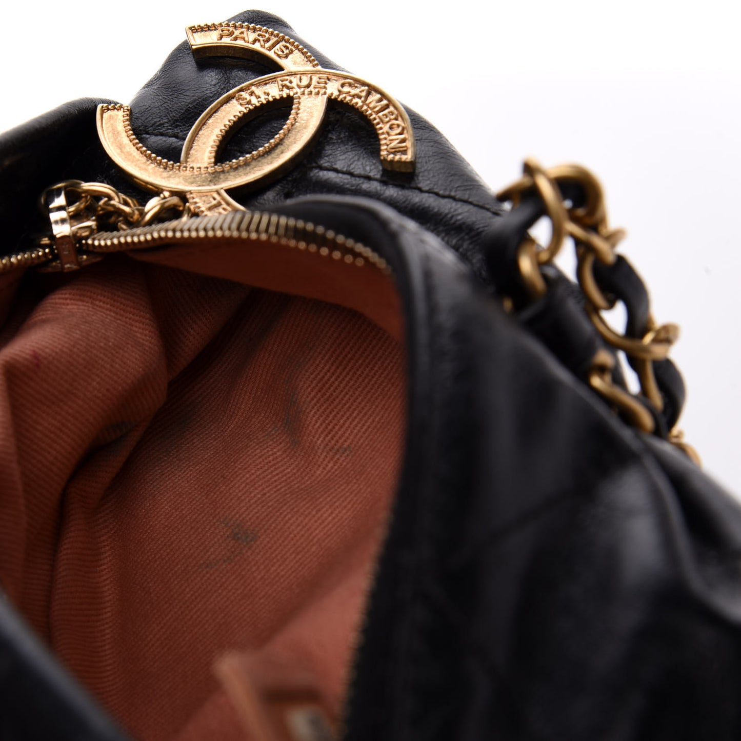 Calfskin Quilted Baluchon Black