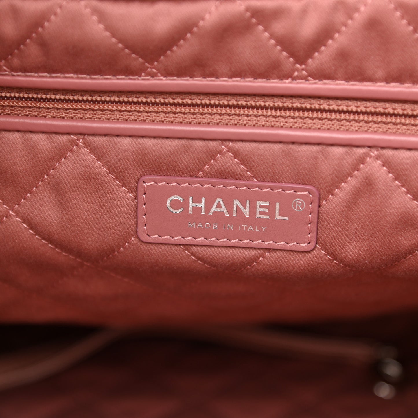 Metallic Calfskin Quilted Chanel 22 Pink