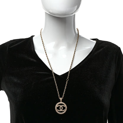 Chanel Pearl CC Round Pendant Necklace Gold 2 of 7