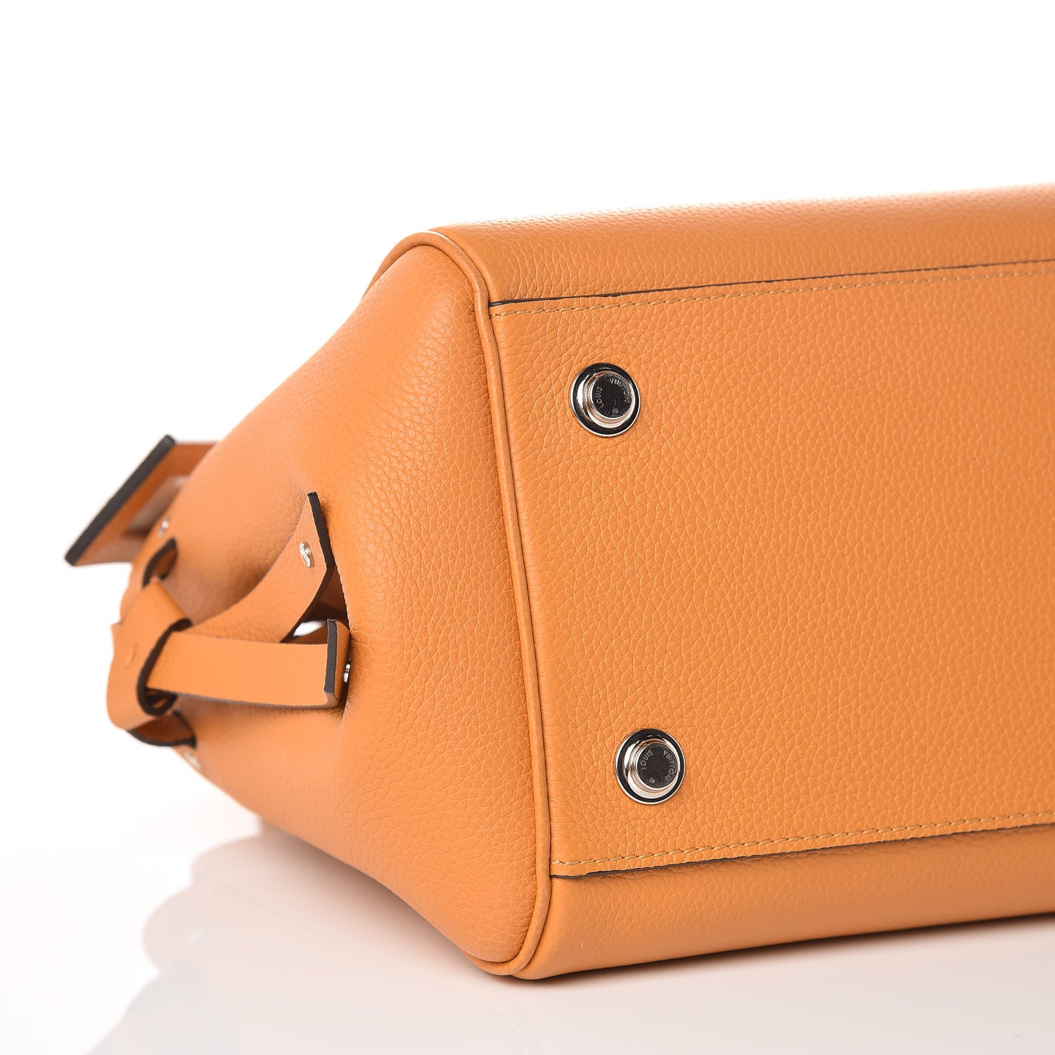 Louis Vuitton Veau Nuage Milla PM Safran 7 of 8