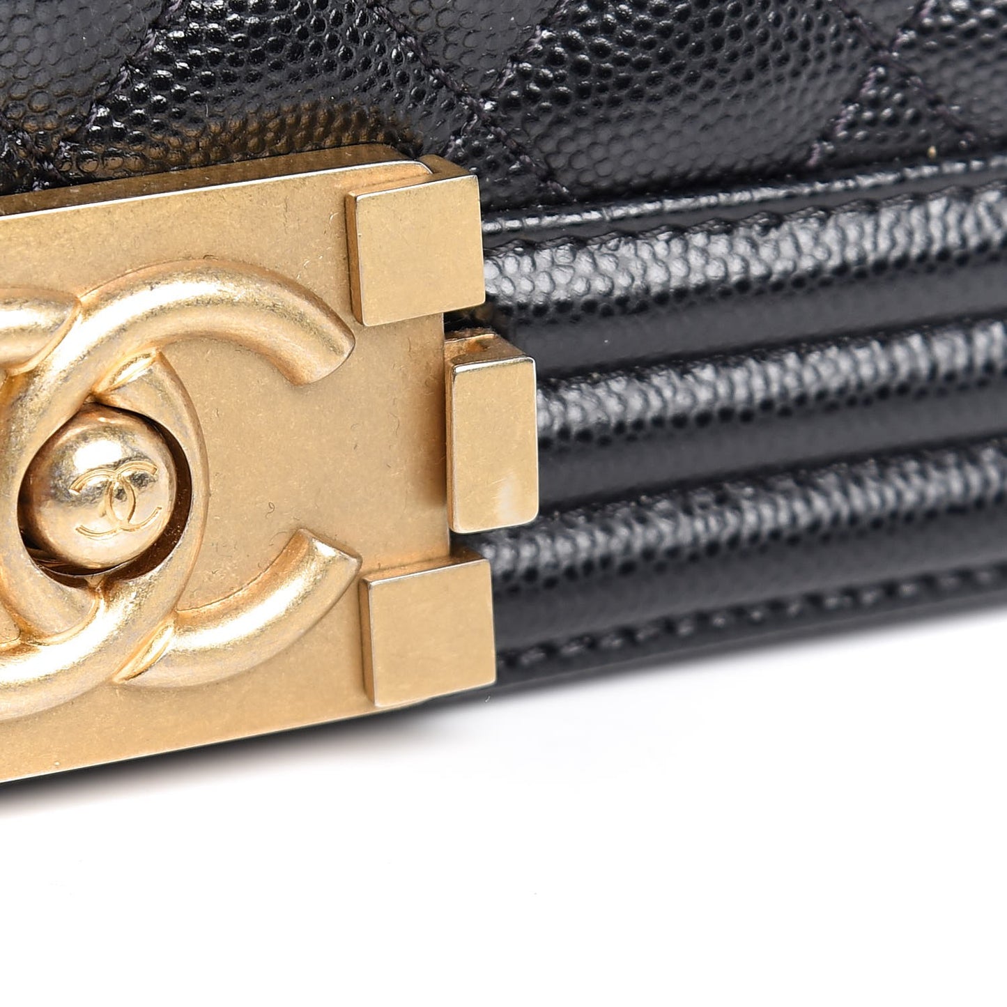 Caviar Quilted Medium Boy Flap Black