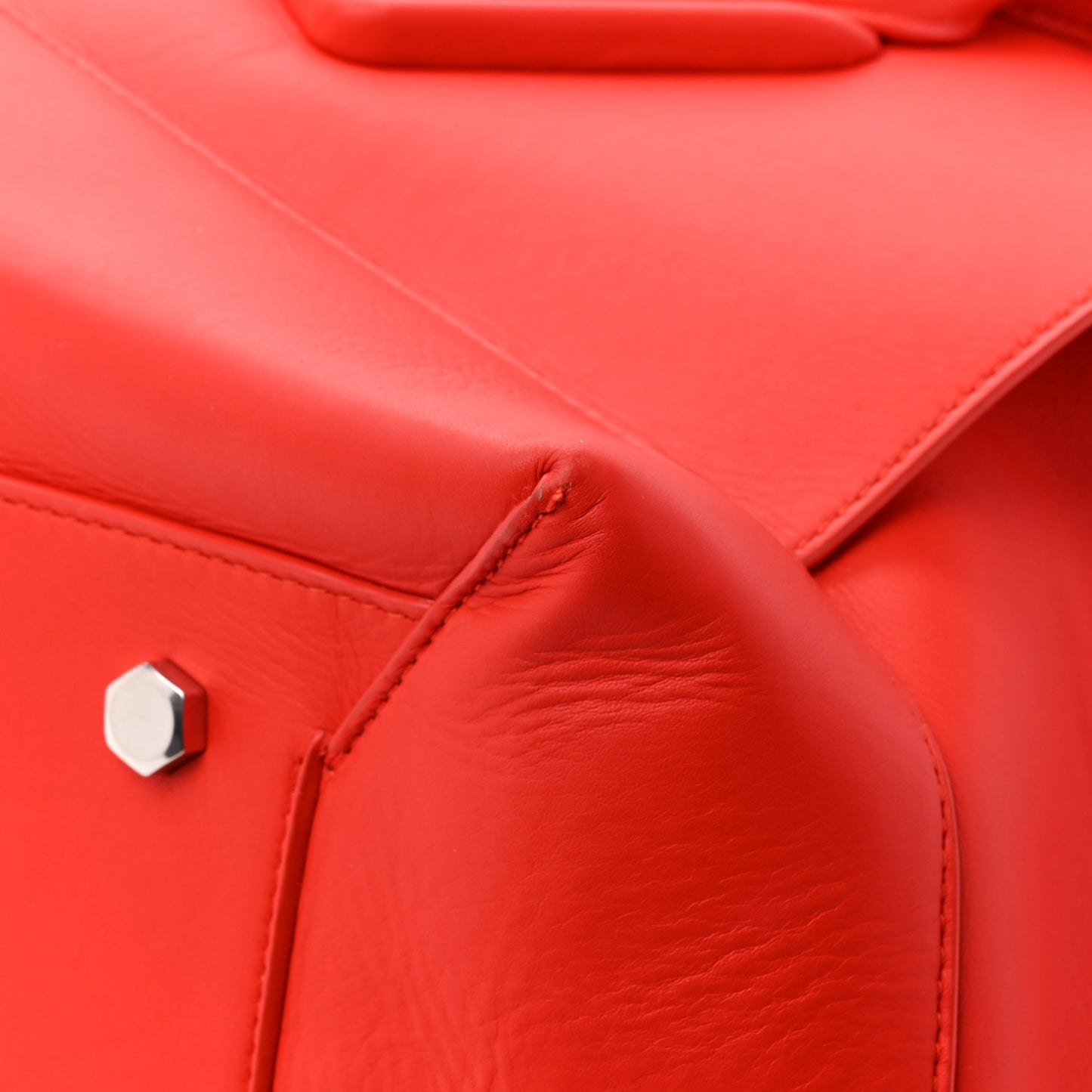 Calfskin Maxi Intrecciato XL Arco Nail Polish