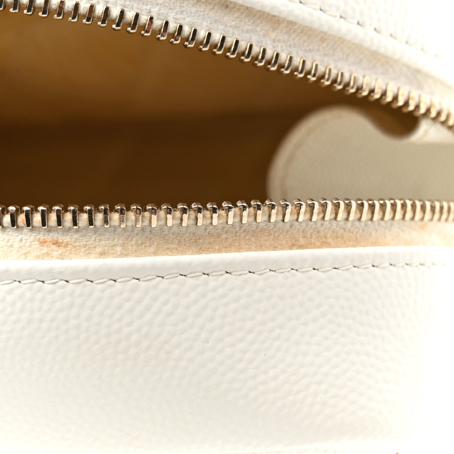 Caviar Quilted Medium Curvy Pouch Cosmetic Case White